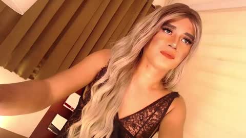 Snapshot of velvet_fux chatting on 12/05/24, 04:23 Richy will make you fall in love online show from 12/05/24, 04:23