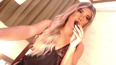 Snapshot of velvet_fux chatting on 12/06/24, 07:54 Richy will make you fall in love online show from 12/06/24, 07:54