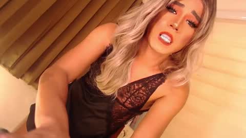 Snapshot of velvet_fux chatting on 12/10/24, 02:39 Richy will make you fall in love online show from 12/10/24, 02:39