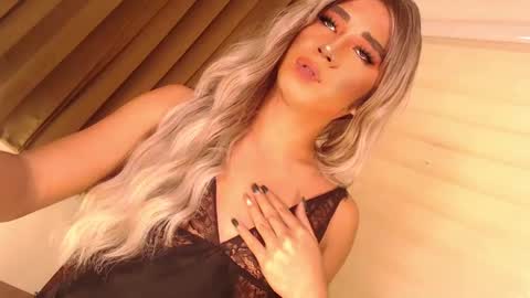 Snapshot of velvet_fux chatting on 12/10/24, 07:22 Richy will make you fall in love online show from 12/10/24, 07:22