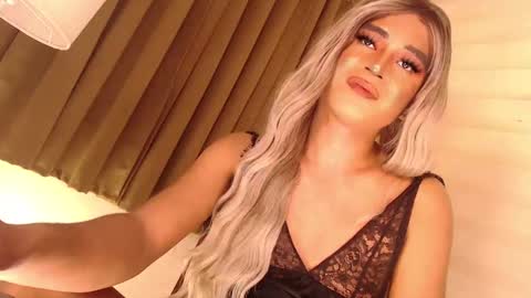 Snapshot of velvet_fux chatting on 12/11/24, 09:45 Richy will make you fall in love online show from 12/11/24, 09:45