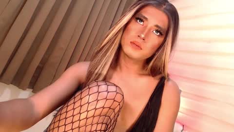 Snapshot of velvet_fux chatting on 01/04/25, 01:10 Richy will make you fall in love online show from 01/04/25, 01:10