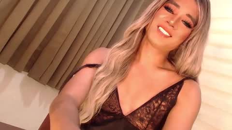 Snapshot of velvet_fux chatting on 01/11/25, 02:25 Richy will make you fall in love online show from 01/11/25, 02:25