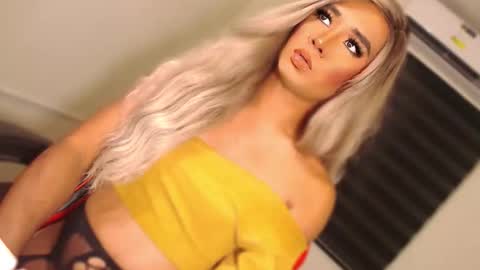 Snapshot of velvet_fux chatting on 10/03/25, 06:38 Richy will make you fall in love online show from 10/03/25, 06:38