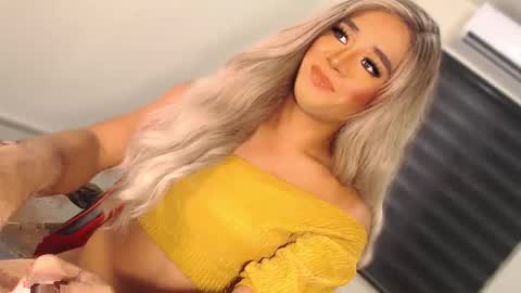 Snapshot of velvet_fux chatting on 10/06/25, 10:29 Richy will make you fall in love online show from 10/06/25, 10:29