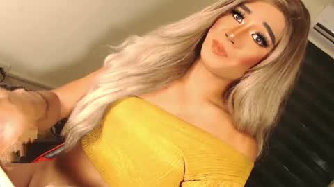 Snapshot of velvet_fux chatting on 10/12/25, 11:26 Richy will make you fall in love online show from 10/12/25, 11:26