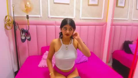 Snapshot of velvet_giirll chatting on 07/07/26, 01:37 velvet_giirll online show from 07/07/26, 01:37