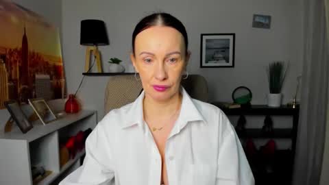 Jasmine online show from 12/22/25, 06:32