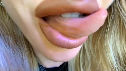 Uma online show from 06/21/26, 11:29