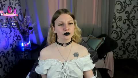 velvet_peach_ online show from 10/17/25, 11:57