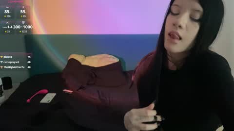 Snapshot of velvet_rose12 chatting on 04/05/26, 07:27 velvet_rose12 online show from 04/05/26, 07:27