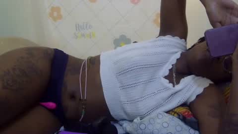 Snapshot of velvet_temptress chatting on 12/13/24, 05:27 velvet online show from 12/13/24, 05:27