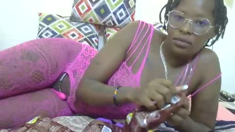 Snapshot of velvet_temptress chatting on 01/07/25, 05:01 velvet online show from 01/07/25, 05:01