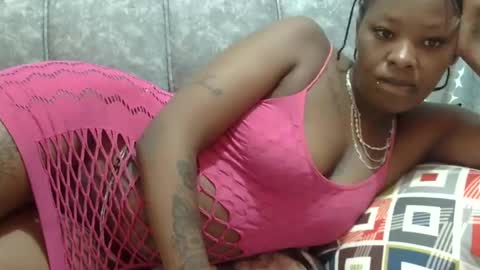 Snapshot of velvet_temptress chatting on 03/04/25, 03:00 velvet online show from 03/04/25, 03:00