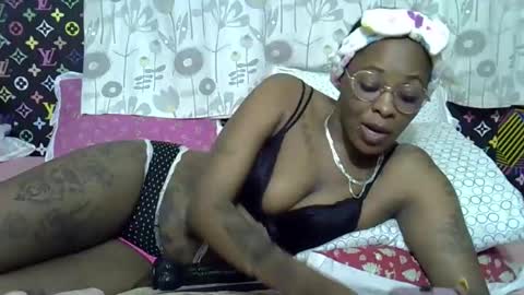 Snapshot of velvet_temptress chatting on 09/10/25, 09:15 velvet online show from 09/10/25, 09:15