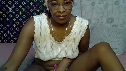 Snapshot of velvet_temptress chatting on 09/17/25, 07:04 velvet online show from 09/17/25, 07:04