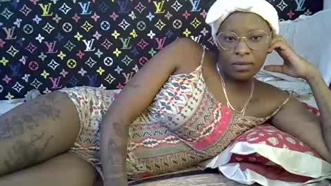 Snapshot of velvet_temptress chatting on 10/16/25, 04:24 velvet online show from 10/16/25, 04:24