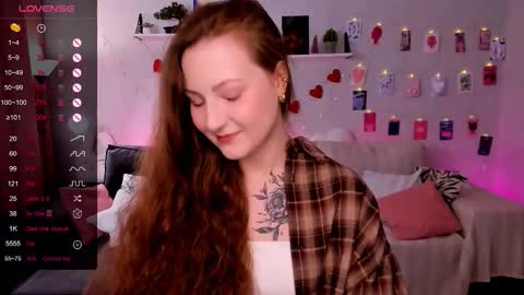 Snapshot of velvetcherry_ chatting on 03/20/26, 08:52 Mia online show from 03/20/26, 08:52