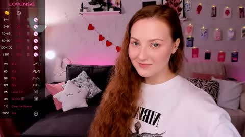 Snapshot of velvetcherry_ chatting on 04/19/26, 08:57 Mia online show from 04/19/26, 08:57