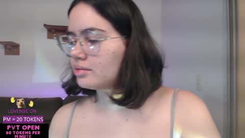 Snapshot of velvetcrystal chatting on 05/11/26, 12:49 Crystal PVT OPEN online show from 05/11/26, 12:49