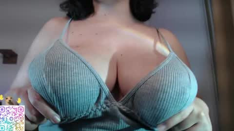 Snapshot of velvetcrystal chatting on 05/31/26, 01:58 Crystal PVT OPEN online show from 05/31/26, 01:58