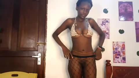 Snapshot of velvetdesiree chatting on 06/20/26, 01:58 velvetdesiree online show from 06/20/26, 01:58