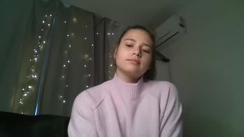 velveted_ivy online show from 11/19/25, 11:21