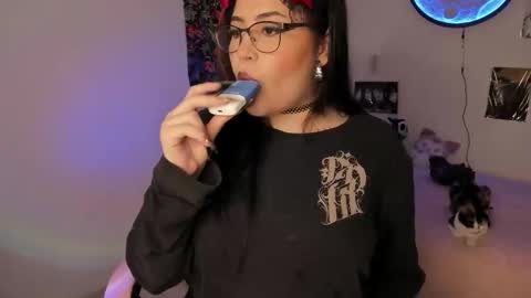 Snapshot of velvetfangs chatting on 09/11/25, 06:35 Dani online show from 09/11/25, 06:35