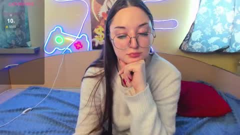 Snapshot of velvetgloww chatting on 02/03/26, 06:40 Violetta online show from 02/03/26, 06:40