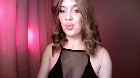 Snapshot of velvetrich8 chatting on 02/28/26, 05:03 VelvetRich8 online show from 02/28/26, 05:03