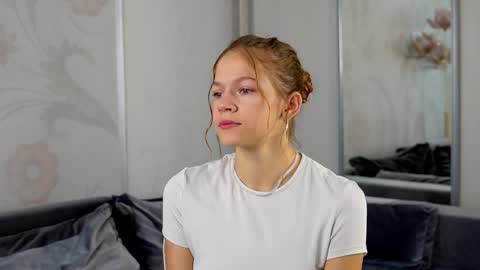 Snapshot of velvetrisque chatting on 09/24/25, 07:23 Kelly online show from 09/24/25, 07:23