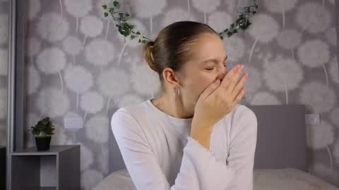 Snapshot of velvetrisque chatting on 10/23/25, 06:56 Kelly online show from 10/23/25, 06:56