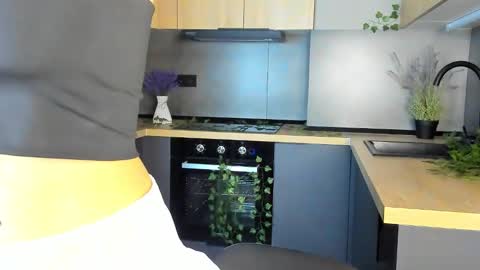 Snapshot of velvetrisque chatting on 11/06/25, 06:58 Kelly online show from 11/06/25, 06:58