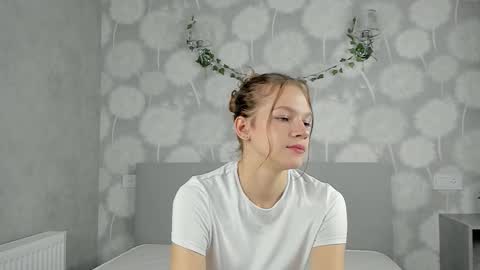 Snapshot of velvetrisque chatting on 11/18/25, 08:30 Kelly online show from 11/18/25, 08:30