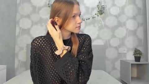 Snapshot of velvetrisque chatting on 11/25/25, 06:46 Kelly online show from 11/25/25, 06:46