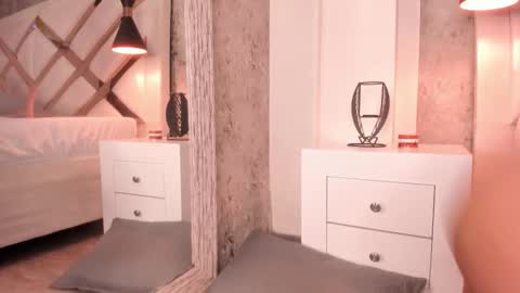 Snapshot of velvett_moon__ chatting on 03/27/26, 08:26 velvett_moon__ online show from 03/27/26, 08:26