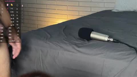 Snapshot of velvetwhispers_ chatting on 02/13/25, 01:15 - online show from 02/13/25, 01:15