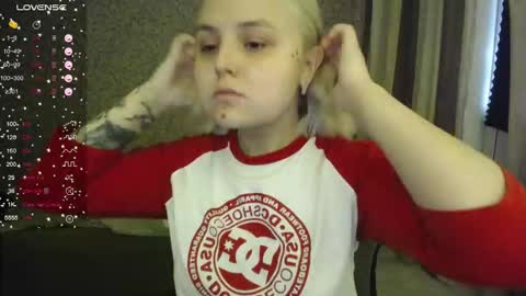 Snapshot of vendymories chatting on 09/13/25, 09:42 eva 3 online show from 09/13/25, 09:42