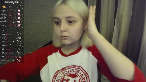 Snapshot of vendymories chatting on 09/16/25, 08:54 eva 3 online show from 09/16/25, 08:54