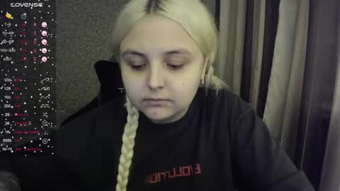 Snapshot of vendymories chatting on 09/27/25, 01:32 eva 3 online show from 09/27/25, 01:32