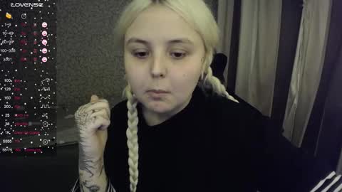 Snapshot of vendymories chatting on 09/27/25, 06:35 eva 3 online show from 09/27/25, 06:35