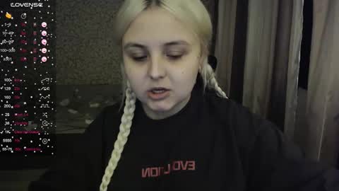 Snapshot of vendymories chatting on 09/30/25, 03:17 eva 3 online show from 09/30/25, 03:17