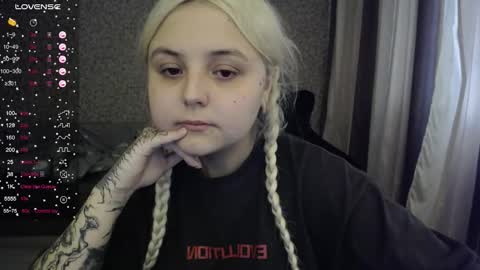 Snapshot of vendymories chatting on 10/01/25, 06:41 eva 3 online show from 10/01/25, 06:41