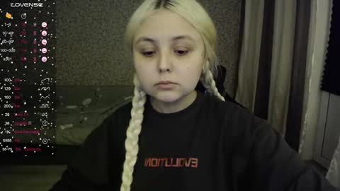 Snapshot of vendymories chatting on 10/04/25, 11:14 eva 3 online show from 10/04/25, 11:14