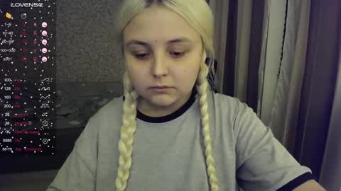 Snapshot of vendymories chatting on 10/13/25, 11:38 eva 3 online show from 10/13/25, 11:38