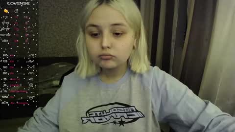 Snapshot of vendymories chatting on 10/23/25, 11:57 eva 3 online show from 10/23/25, 11:57