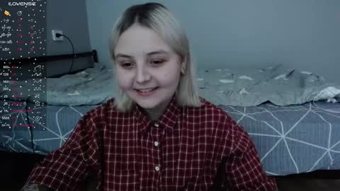 Snapshot of vendymories chatting on 12/14/25, 06:12 eva 3 online show from 12/14/25, 06:12