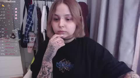 Snapshot of vendymories chatting on 02/09/26, 04:33 eva 3 online show from 02/09/26, 04:33