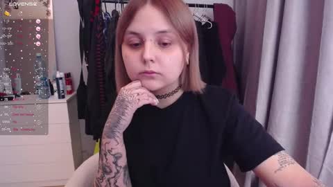 Snapshot of vendymories chatting on 02/10/26, 04:44 eva 3 online show from 02/10/26, 04:44