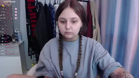 Snapshot of vendymories chatting on 02/16/26, 11:06 eva 3 online show from 02/16/26, 11:06